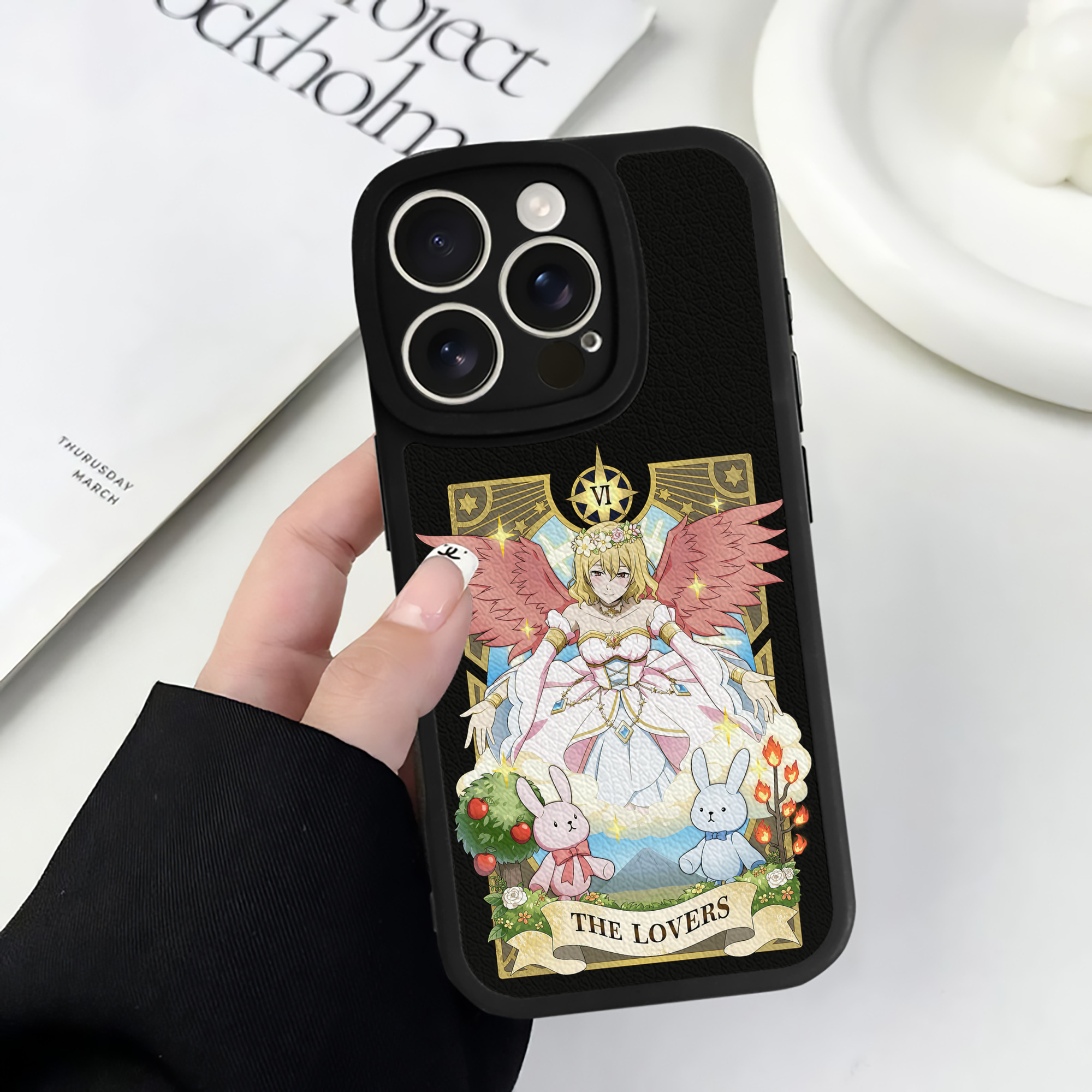 （画像用） 文豪ストレイドッグス Bungo Stray Dogs 【iPhone 16シリーズ対応】シリコンスマホケース（レザー調） 材質：シリコン